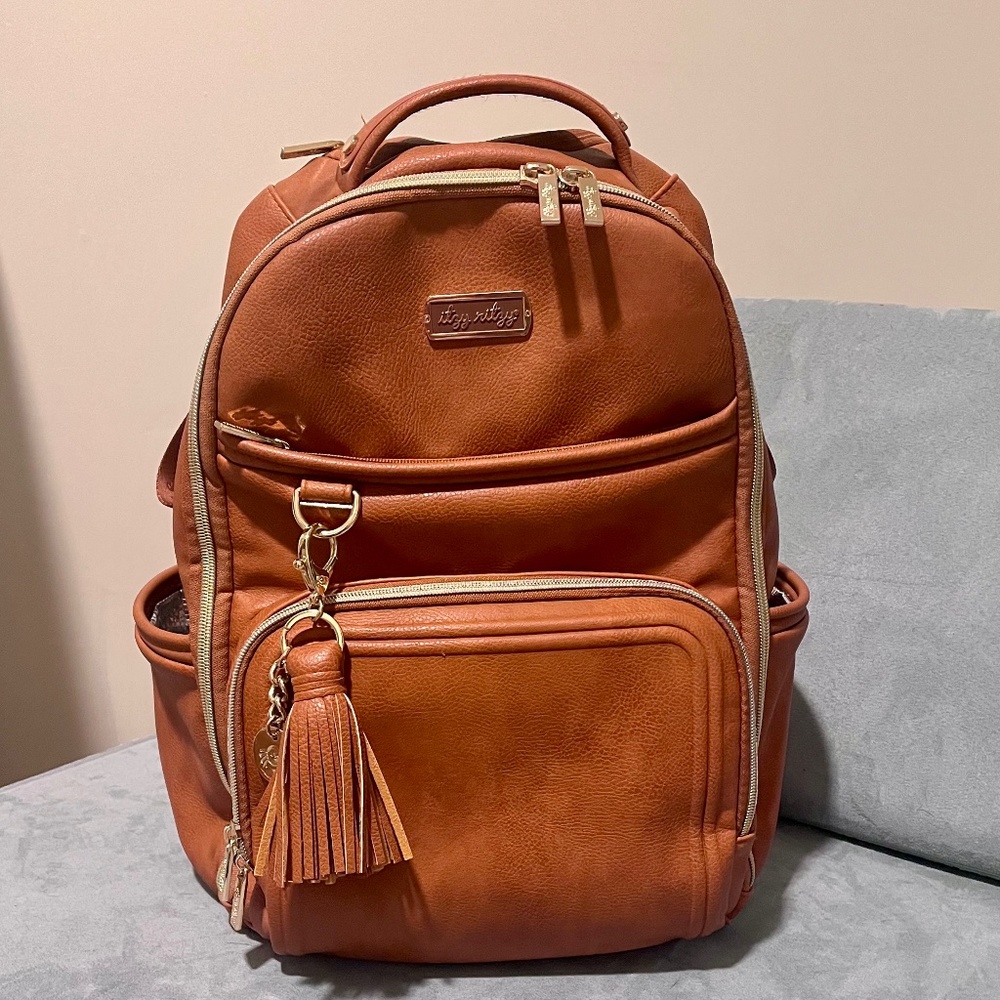 Itzy Ritzy Boss Plus Cognac